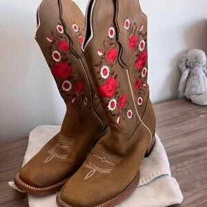 White Diamonds Genuine Leather Floral Embroidered Western Boots